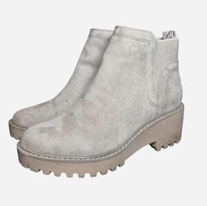 Universal Thread Chic Ankle Boots Tan Suede w/ Heel Womens Size 6 Minimalist